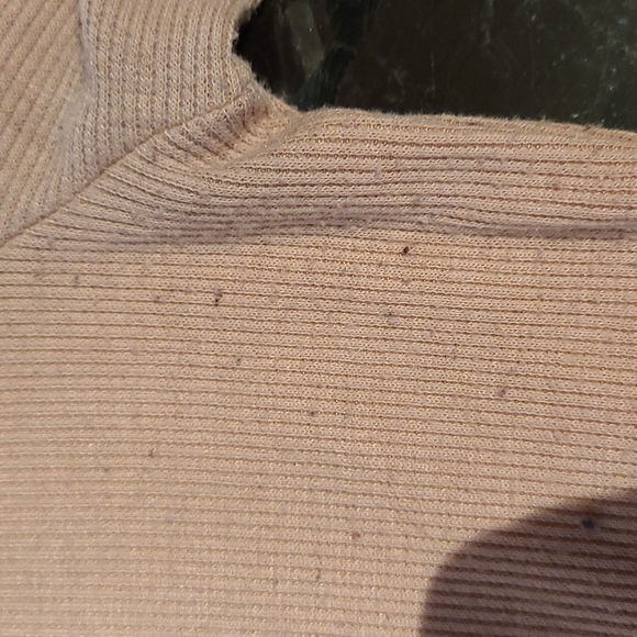 Light pink long-sleeve crop top - Picture 4 of 4